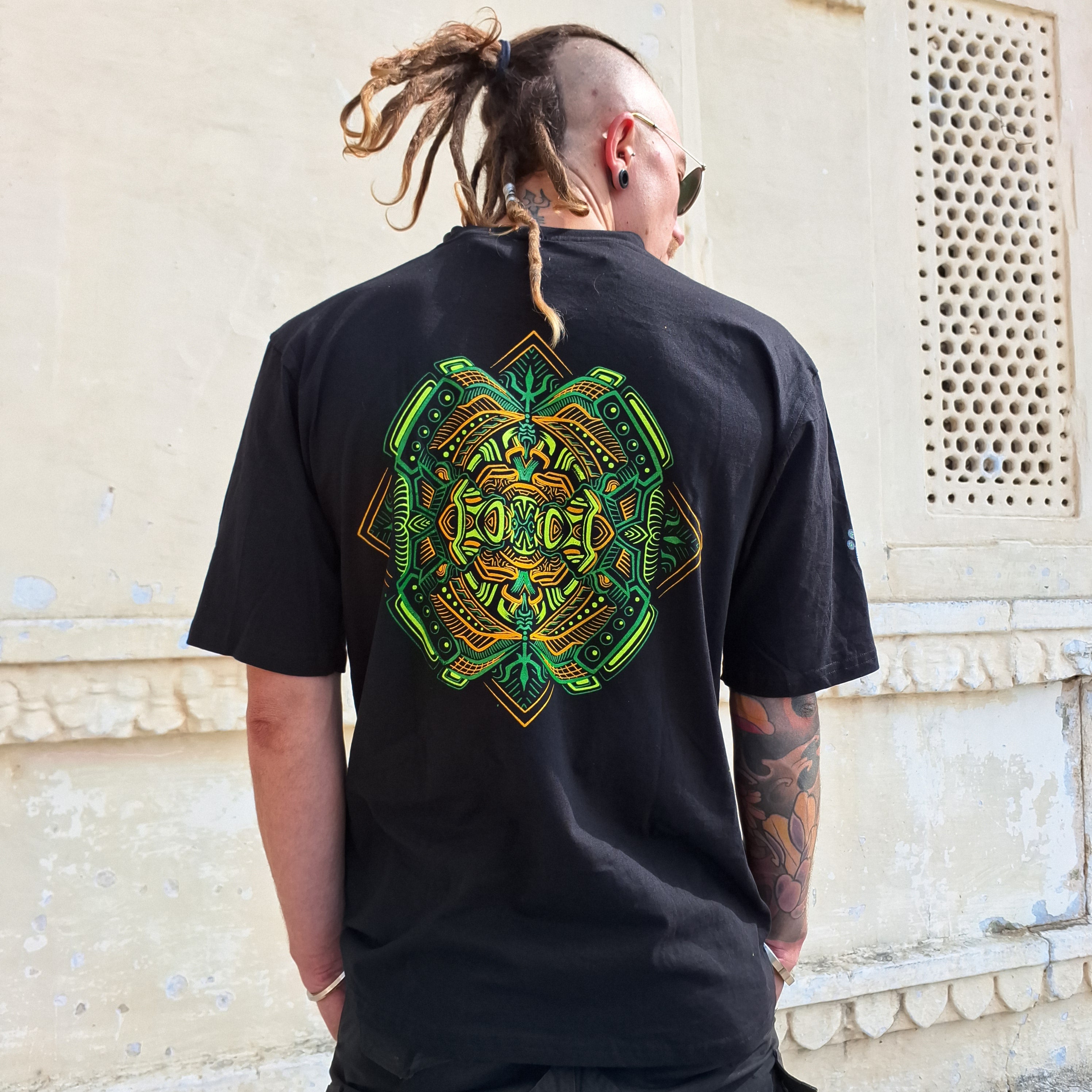 Glow in Dark | UV REACTIVE